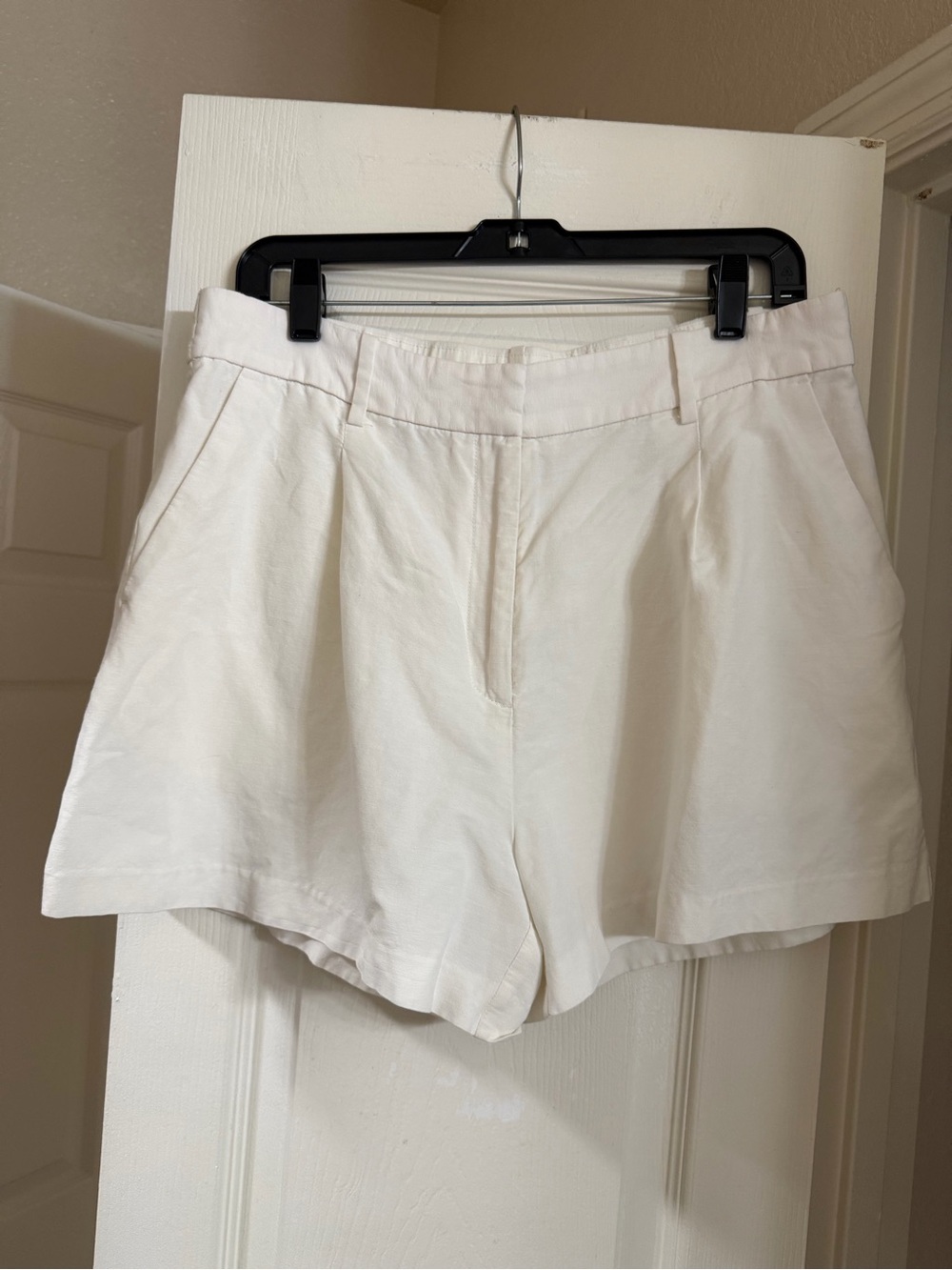 H&M White High-Waist Pleated Tailored Shorts